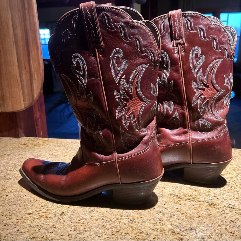 Ariat women's size 11 cowboy boots